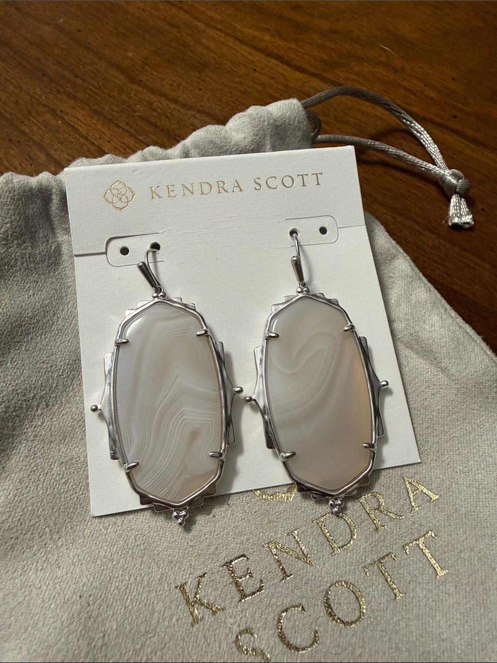 Kendra Scott Baroque Ella Silver-Tone Agate Drop Earrings in Cream
